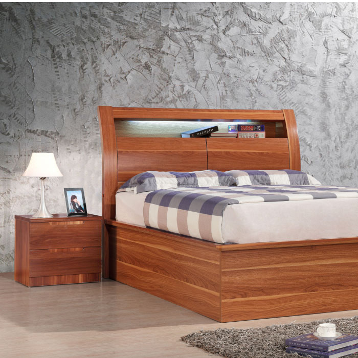 Moscow Maat Walnut Bed