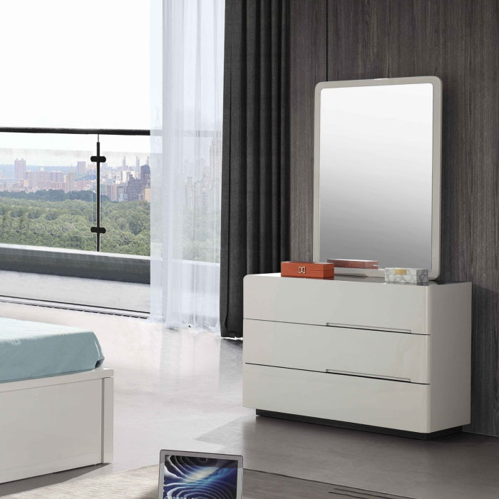 Valencia white dresser